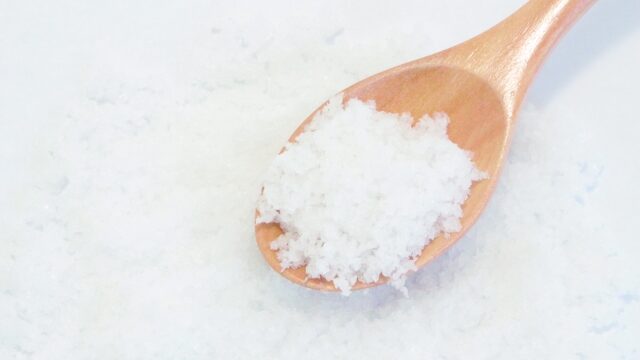 【開運厄除け】神社でもらった「清め塩」の意味と正しい使い方　御神塩・盛り塩・処分方法