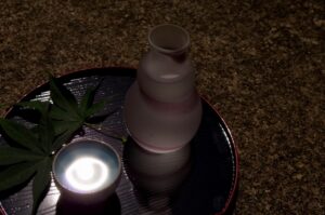 【開運】『月見酒』のやり方　満月の力を取り込んで恋愛運・金運を高める方法