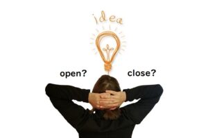 【風水】トイレの蓋を閉めないと金運が逃げるというけれど…開ける？閉める？あなたはどちら派？