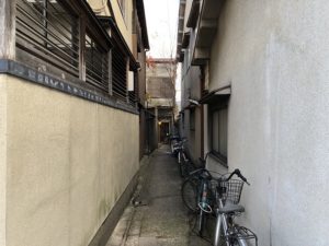 ゲストハウストンボ入口