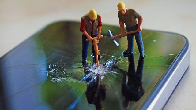 【風水】スマホが割れた時のスピリチュアルな意味　運気・縁起・身代わりのサインとは？