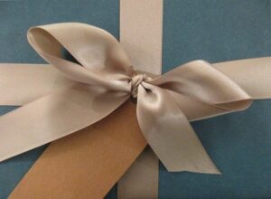 【開運】『リボン』モチーフの意味とご利益　縁結び・恋愛運アップ・風水効果