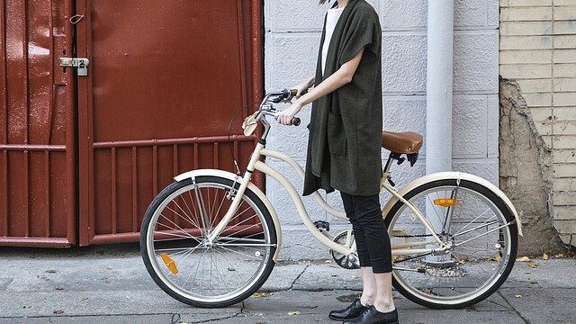 【風水】自転車を玄関に置くのはなぜNG?理想の置き場所と室内に飾る場合の注意など