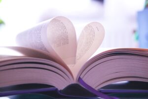 【開運】『ハートの形』をよく見るのはなぜ?スピリチュアルな意味と心理学的解釈