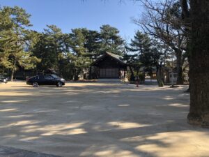 意富比神社の駐車場