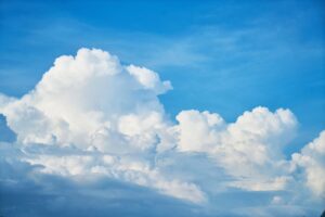 【神社仏閣の歓迎サイン】天気でわかる神仏からのメッセージ 晴れ・雨・曇り・雪の意味
