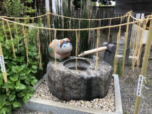 水天宮前の犬張子