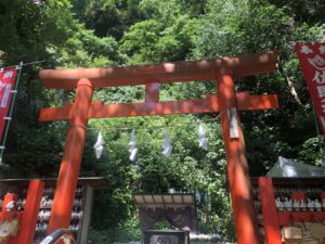 佐助稲荷の本殿