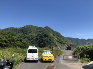 白鳥神社の駐車場