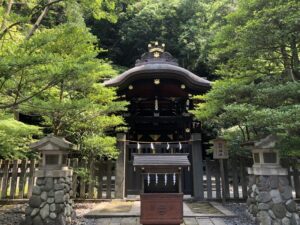 鶴岡八幡宮の白旗神社