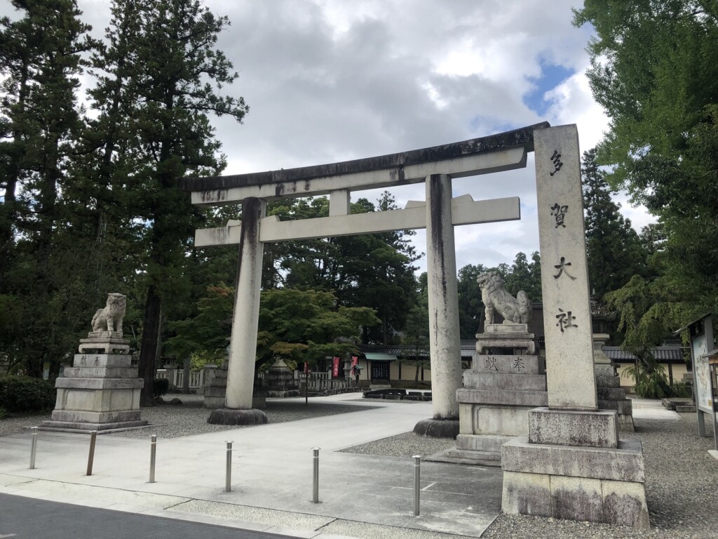 【神社】『多賀大社』琵琶湖畔に佇む縁結びの古社と、境内の金咲稲荷神社の魅力