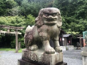 出生稲荷神社奥宮の狛犬