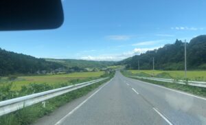 熊川宿近くの車道