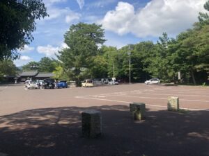 氣比神宮の東駐車場