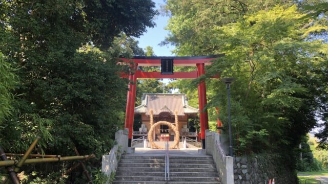 【神社】神奈川県秦野市『白笹稲荷神社』<関東三大稲荷><コンクリート製の狛狐様>