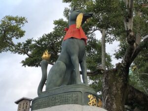 伏見稲荷の狛狐様 稲穂