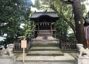 金王八幡宮境内の御嶽神社