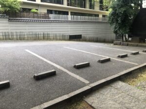 金王八幡宮の駐車場
