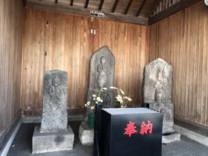 橘樹神社境内の庚申塔