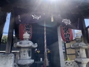 橘樹神社境内の神田不動尊