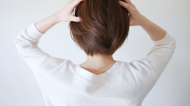 【開運】髪の毛は邪気を溜める?白髪・頭皮のスピリチュアルな意味と浄化法