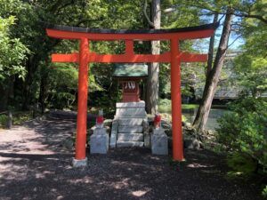 富士山本宮浅間大社境内の稲荷神社