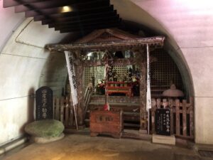 袋田の滝の四度瀧不動尊