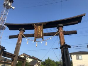 大井俣窪八幡神社の木造鳥居