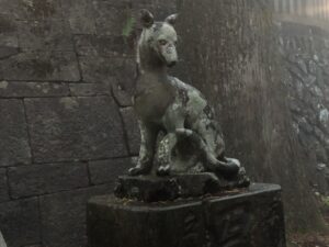 三峯神社の狛狼様１