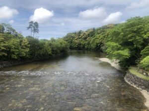 伊勢神宮の五十鈴川