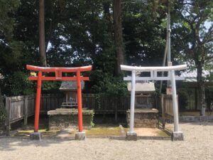 小戸神社境内の稲荷神社と恵比須神社
