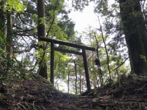 玉石社への参道