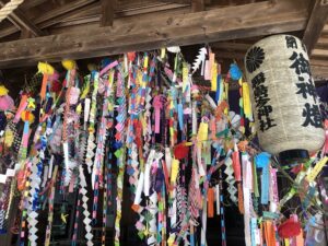 霧島岑神社社殿の七夕飾り