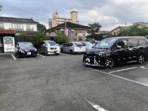 青井阿蘇神社の蓮の池側の駐車場
