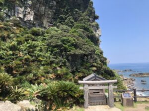 都井岬の先端にある御崎神社