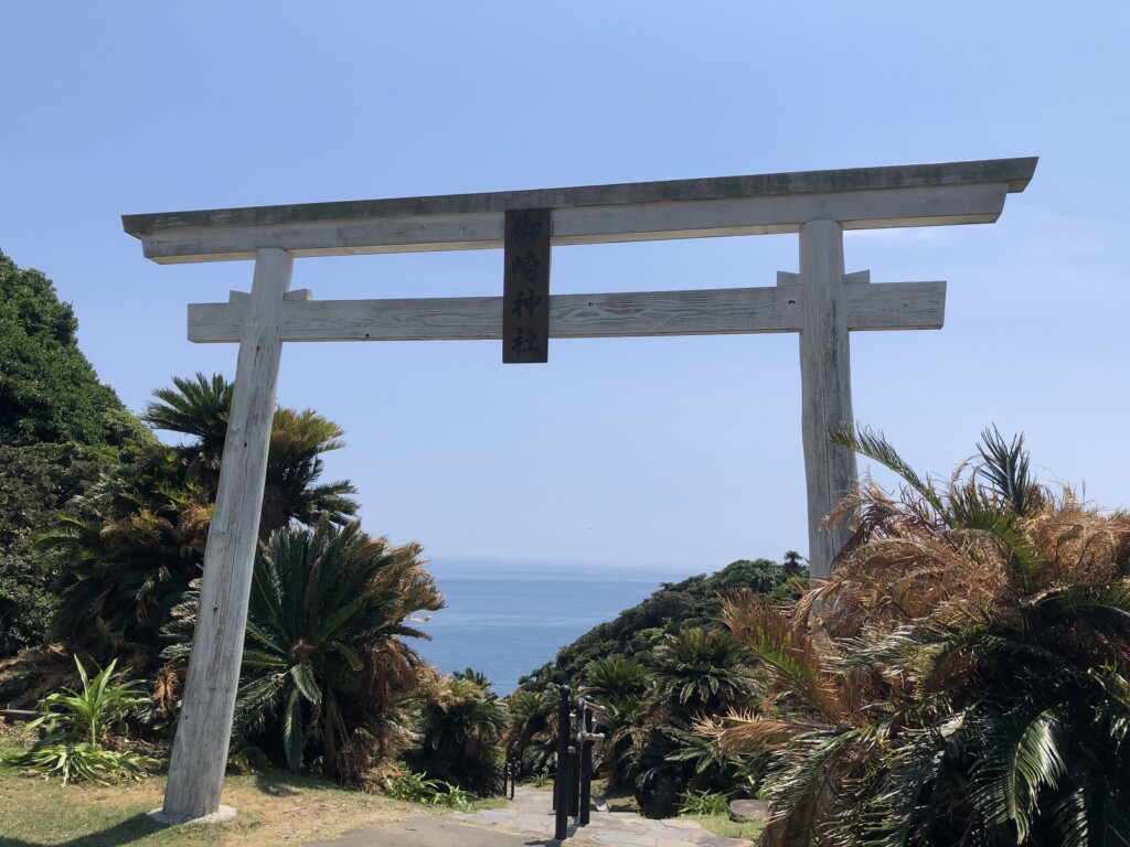 【神社】都井岬の『御崎神社』は、航海安全と縁結びの神様！野生馬にも会える！