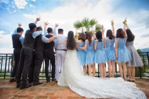 楽しそうな結婚式の写真