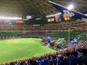 ベイスターズ勝利後のファンによる二次会の様子